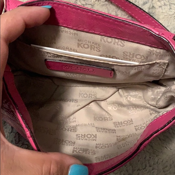 Michael kors crossbody purse - Picture 3 of 5